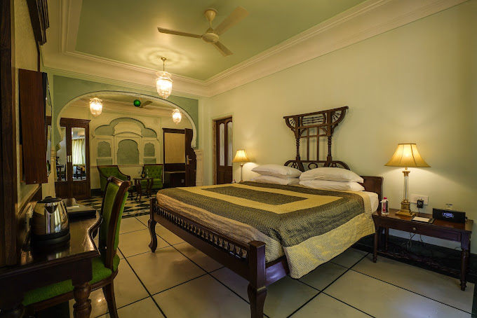 B2E50C4C-AB7B-4D71-B33E-BCD6D25BFC94